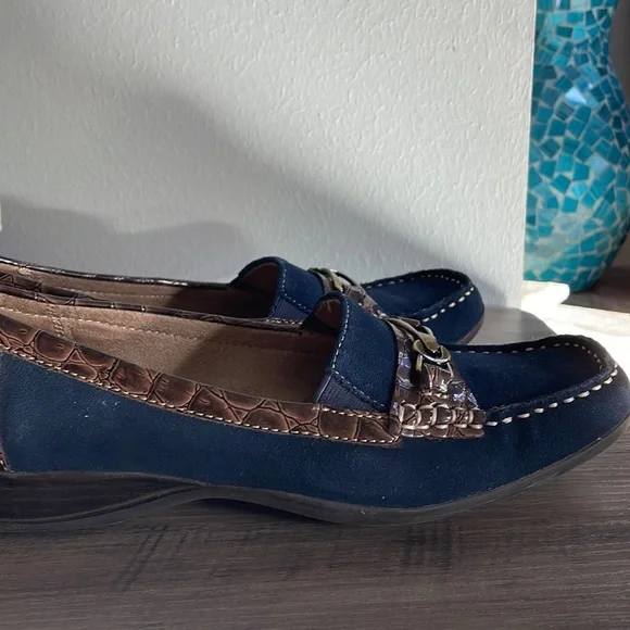 Naturalizer Canova Loafers Navy Suede with Brown Patent - Picture 6 of 9